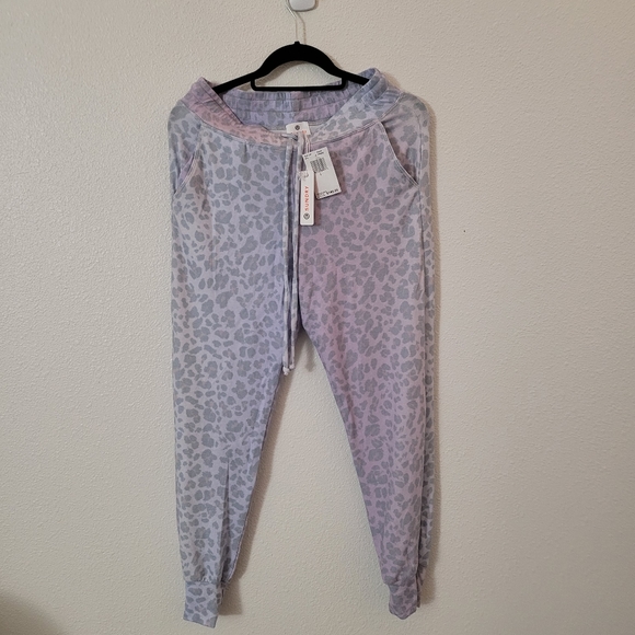 Sundry Women's Leopard Jogger Pant - Picture 2 of 9